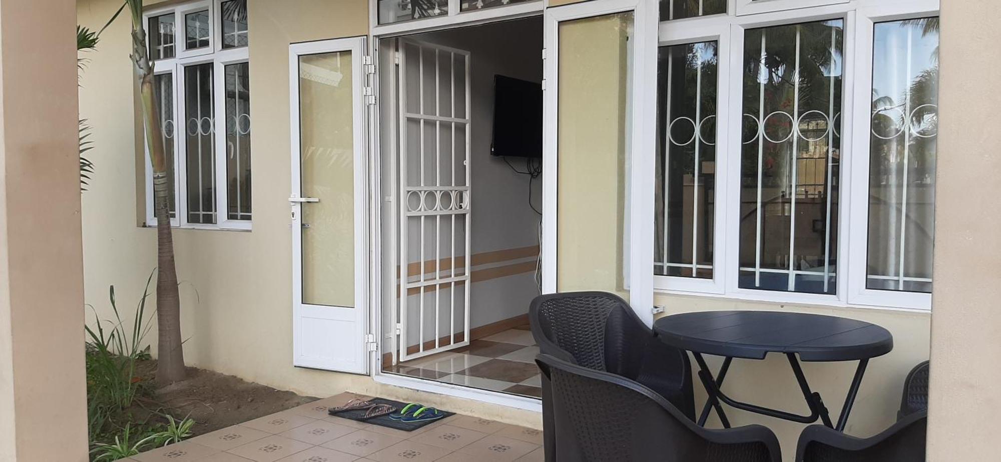 Ground Floor Lovely Two Bedrooms Apartment Flic-en-Flacq Dış mekan fotoğraf